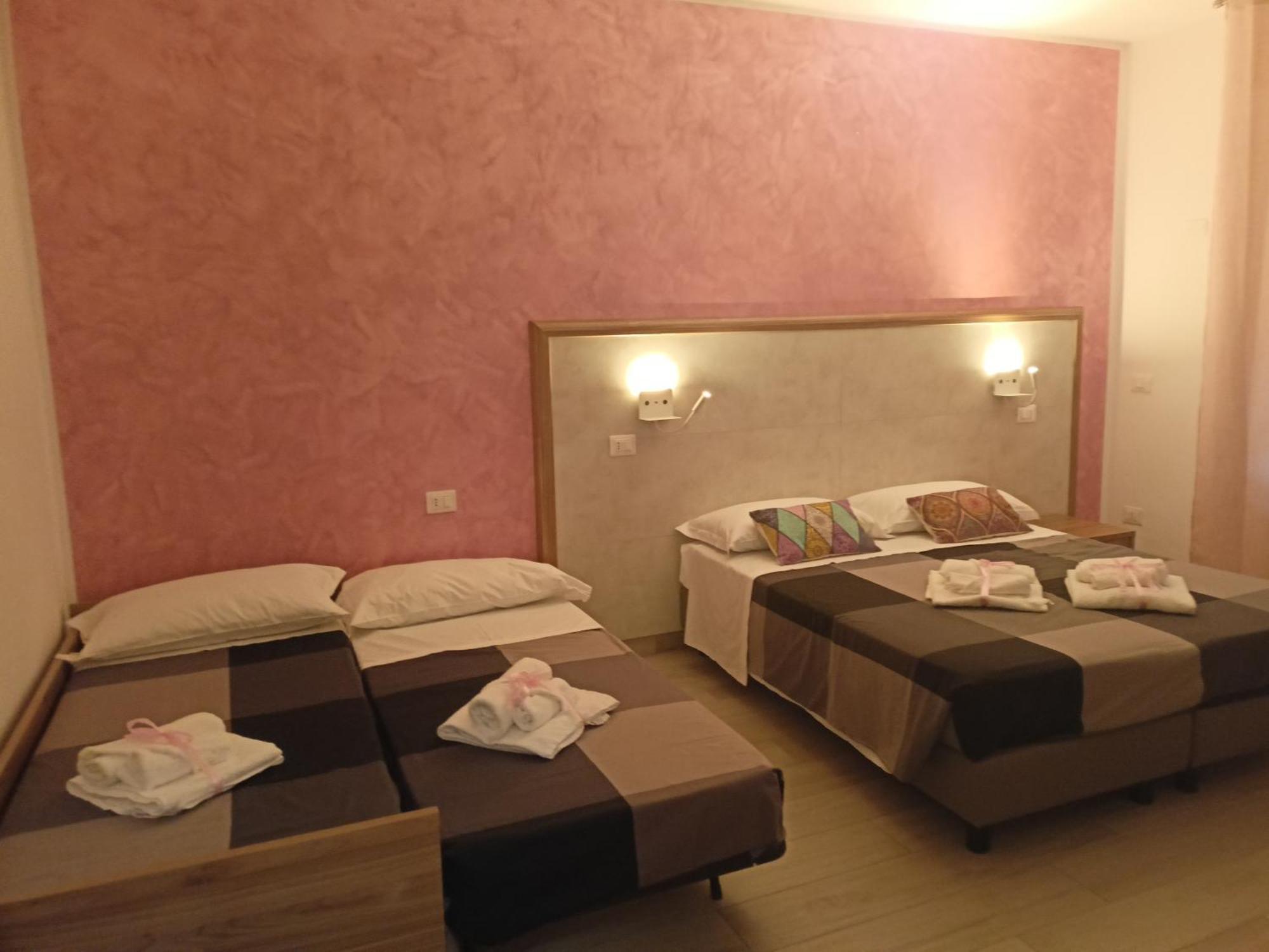 La Dea Rooms Ferrara Exteriör bild